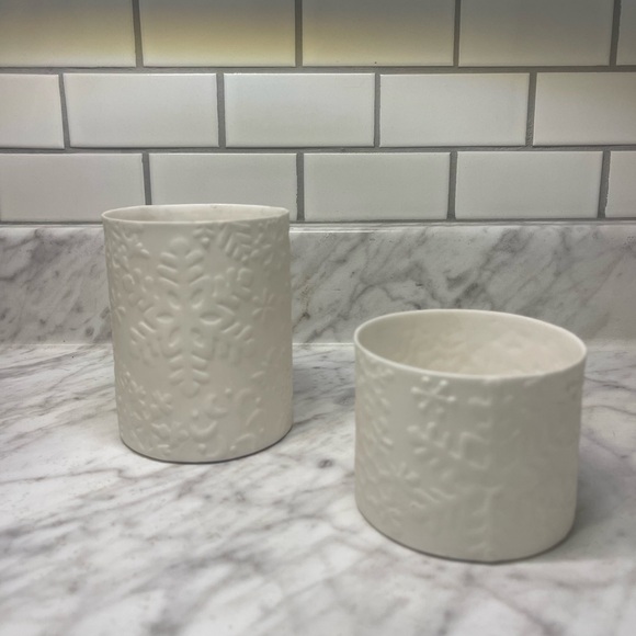 NWT Yankee Candle Porcelain Off-White Snowflake Tea-light Set. - Picture 5 of 5